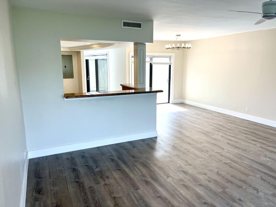 出租: $7,500 (2 贝兹, 2 浴室, 1478 平方英尺)