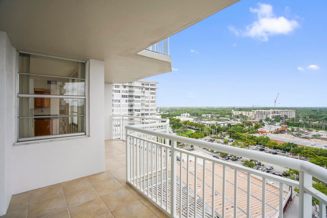 For Sale: $269,000 (2 beds, 2 baths, 1605 Square Feet)