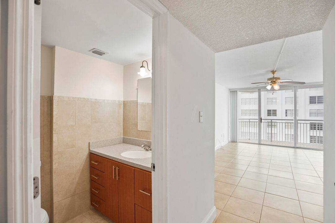For Sale: $269,000 (2 beds, 2 baths, 1605 Square Feet)