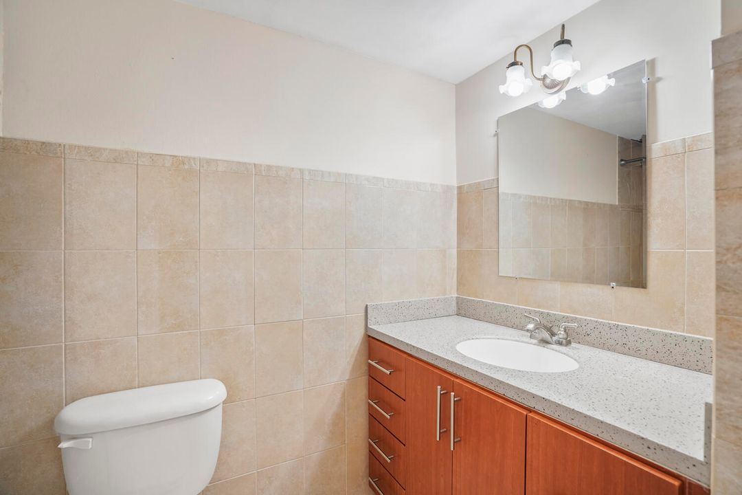 For Sale: $269,000 (2 beds, 2 baths, 1605 Square Feet)