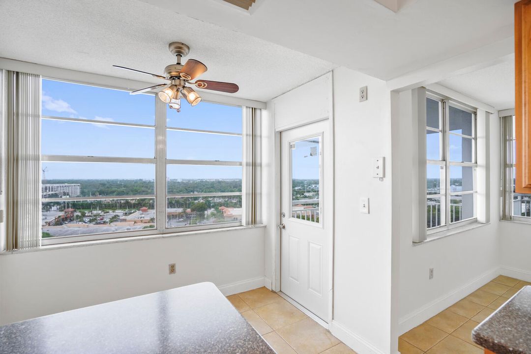 For Sale: $269,000 (2 beds, 2 baths, 1605 Square Feet)