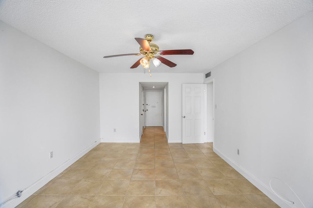 For Sale: $269,000 (2 beds, 2 baths, 1605 Square Feet)