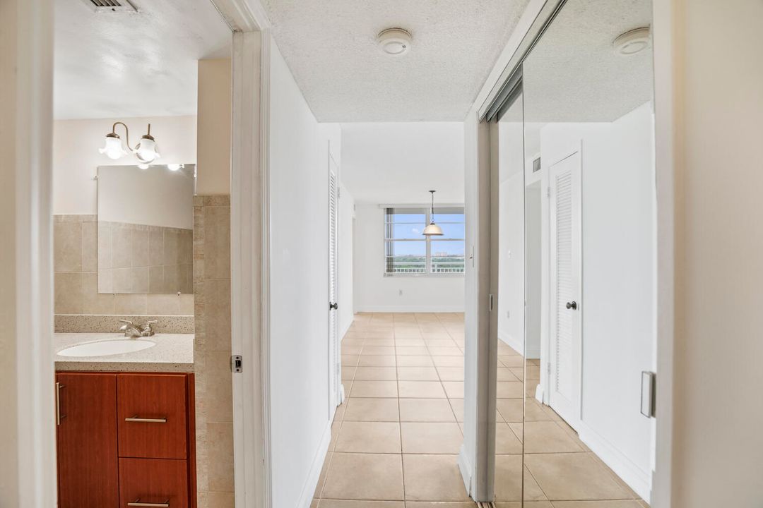 For Sale: $269,000 (2 beds, 2 baths, 1605 Square Feet)