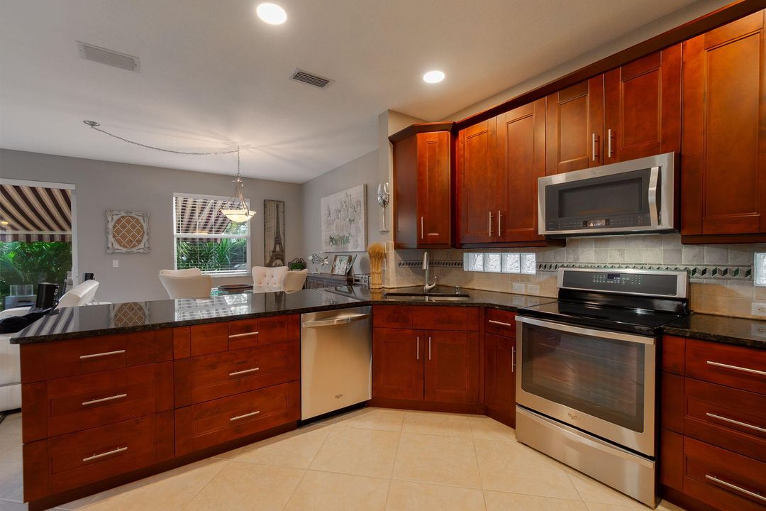 На продажу: $598,800 (4 спален, 3 ванн, 2689 Квадратных фут)