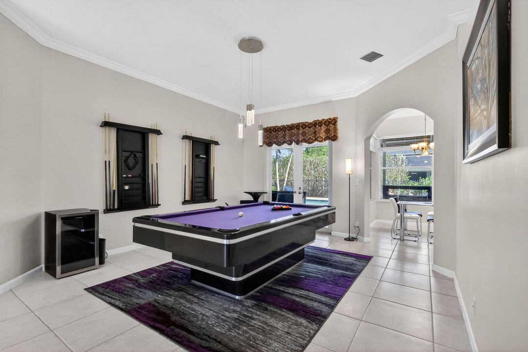 В аренду: $9,500 (4 спален, 3 ванн, 2500 Квадратных фут)