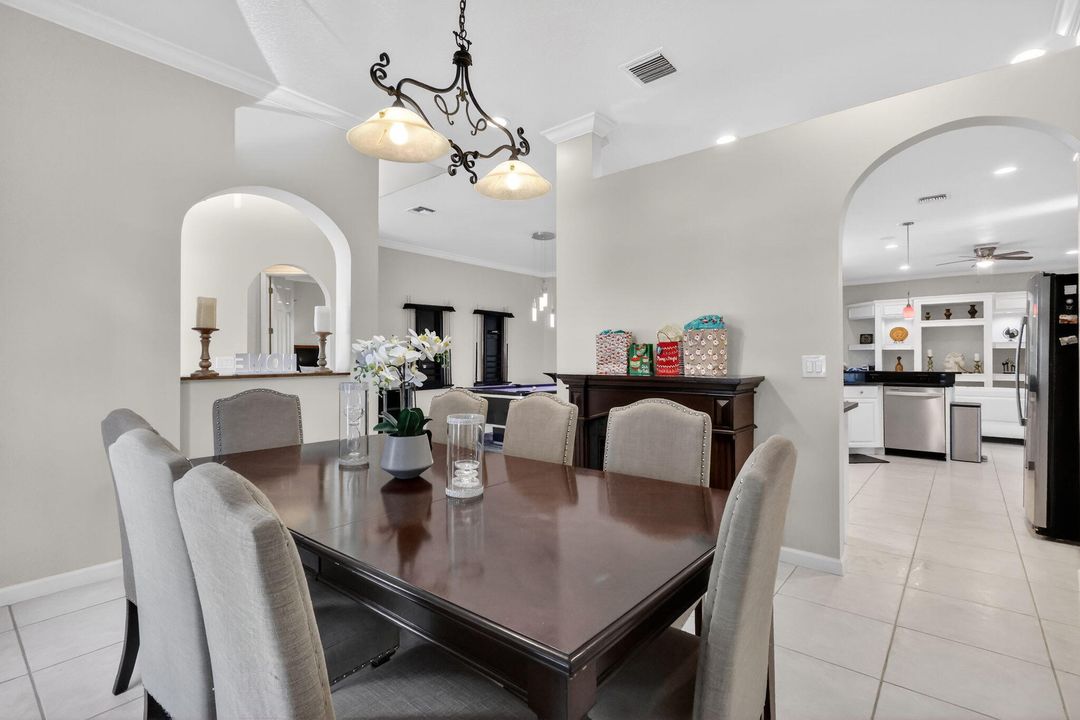 В аренду: $9,500 (4 спален, 3 ванн, 2500 Квадратных фут)