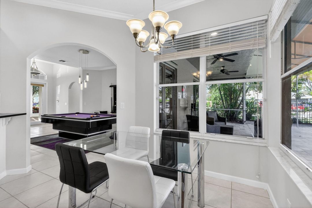 В аренду: $9,500 (4 спален, 3 ванн, 2500 Квадратных фут)