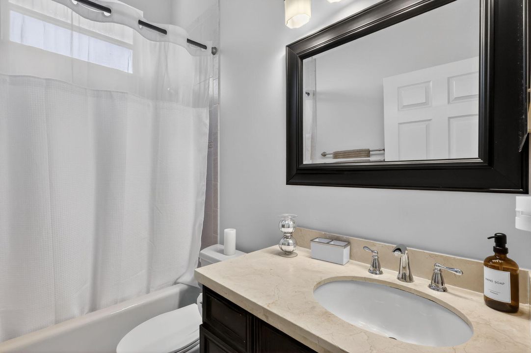 В аренду: $9,500 (4 спален, 3 ванн, 2500 Квадратных фут)