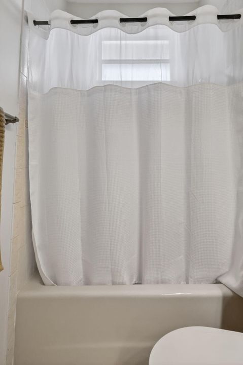 В аренду: $9,500 (4 спален, 3 ванн, 2500 Квадратных фут)