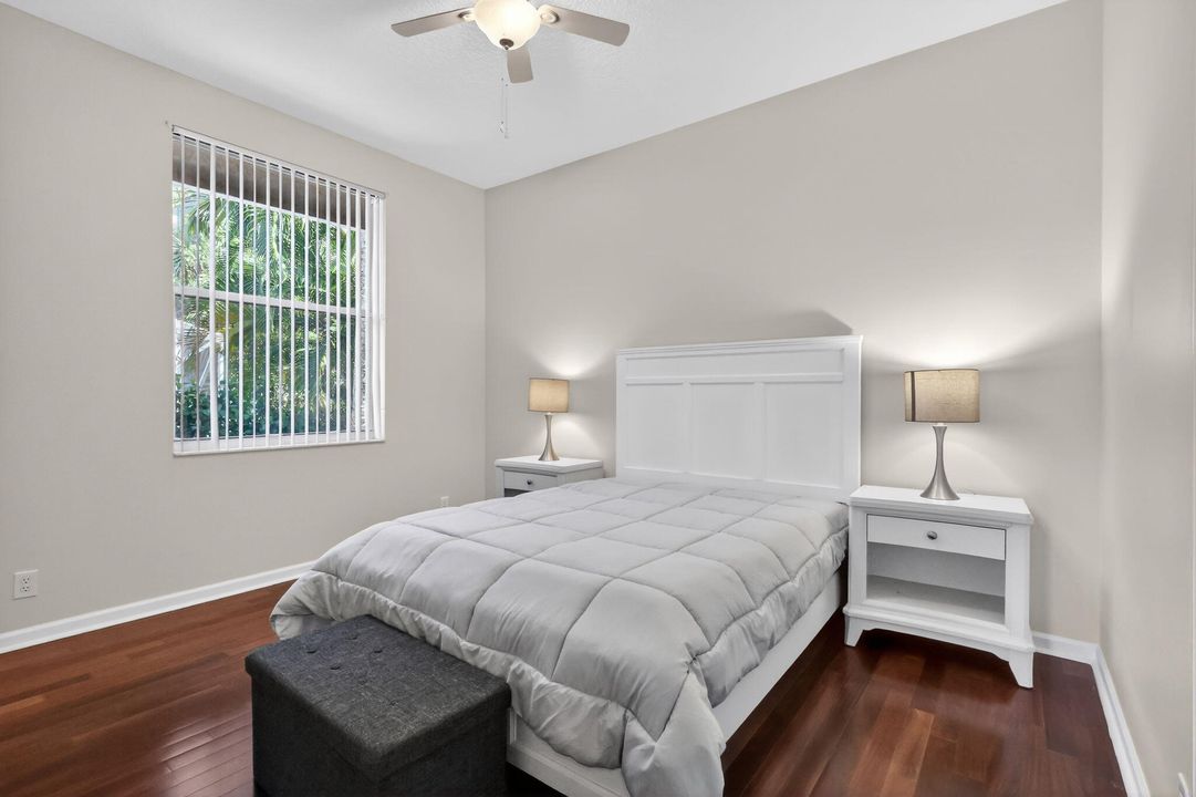 В аренду: $9,500 (4 спален, 3 ванн, 2500 Квадратных фут)