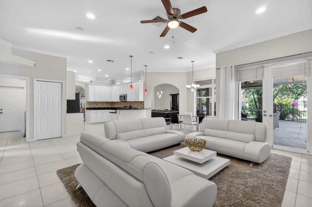 В аренду: $9,500 (4 спален, 3 ванн, 2500 Квадратных фут)