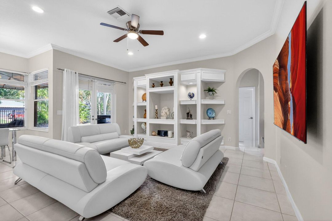 В аренду: $9,500 (4 спален, 3 ванн, 2500 Квадратных фут)