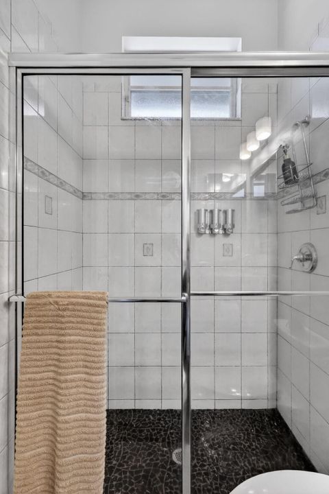 В аренду: $9,500 (4 спален, 3 ванн, 2500 Квадратных фут)