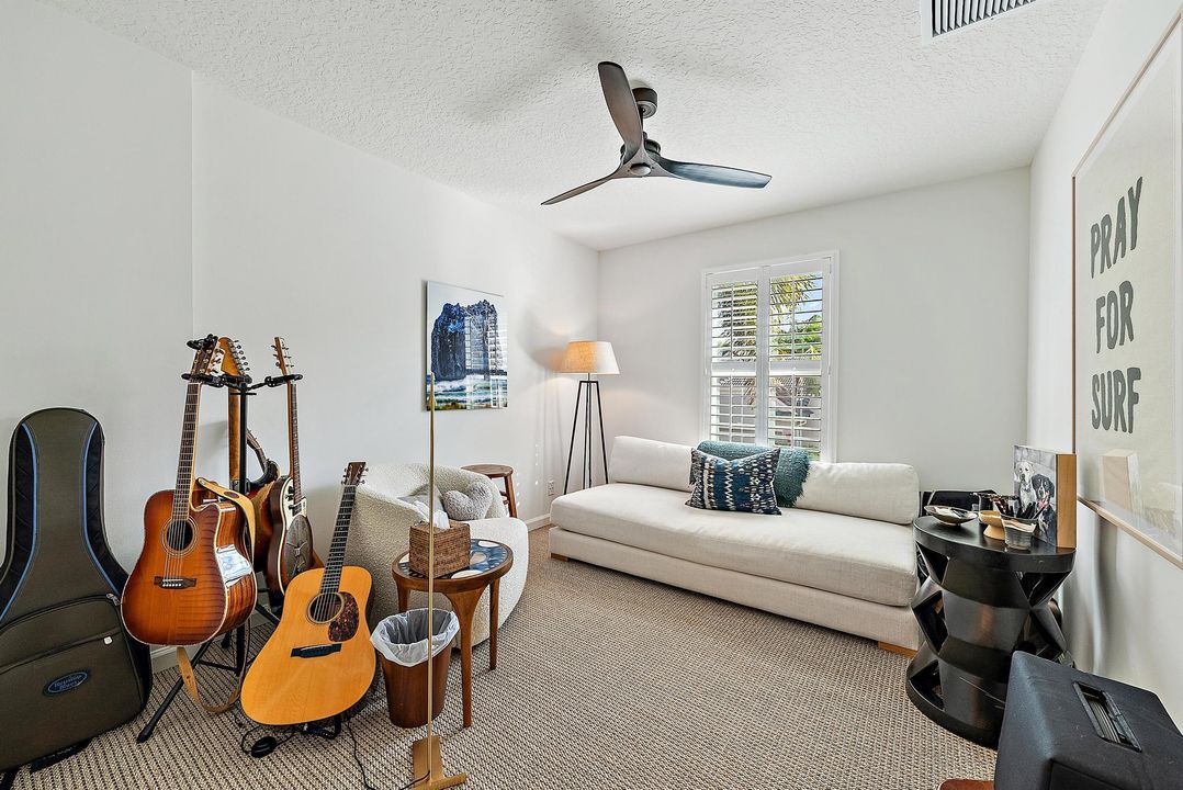 На продажу: $1,500,000 (4 спален, 2 ванн, 2719 Квадратных фут)