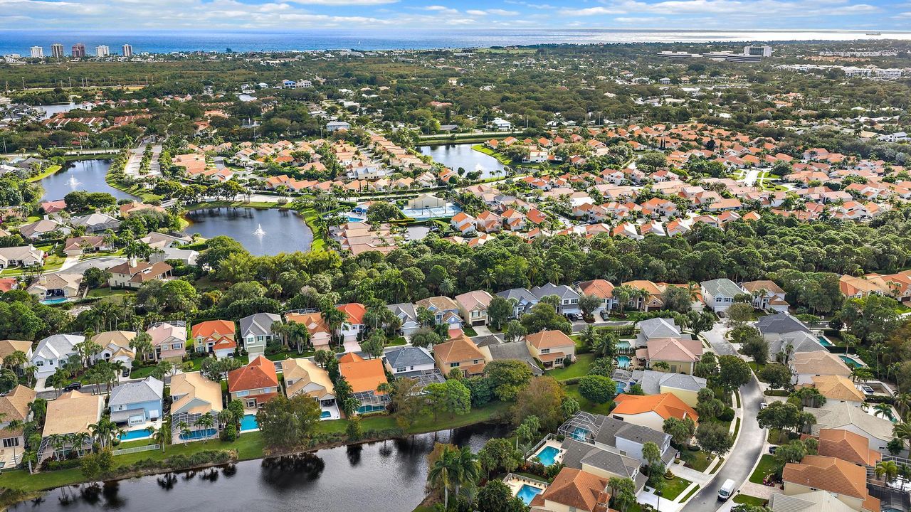 На продажу: $1,500,000 (4 спален, 2 ванн, 2719 Квадратных фут)