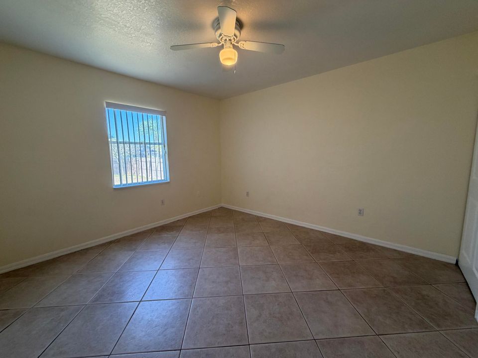 For Rent: $2,300 (3 beds, 2 baths, 1186 Square Feet)