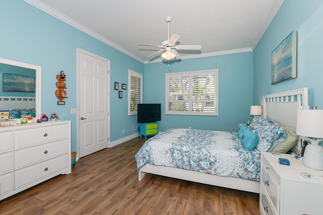 For Sale: $389,000 (3 beds, 2 baths, 2102 Square Feet)