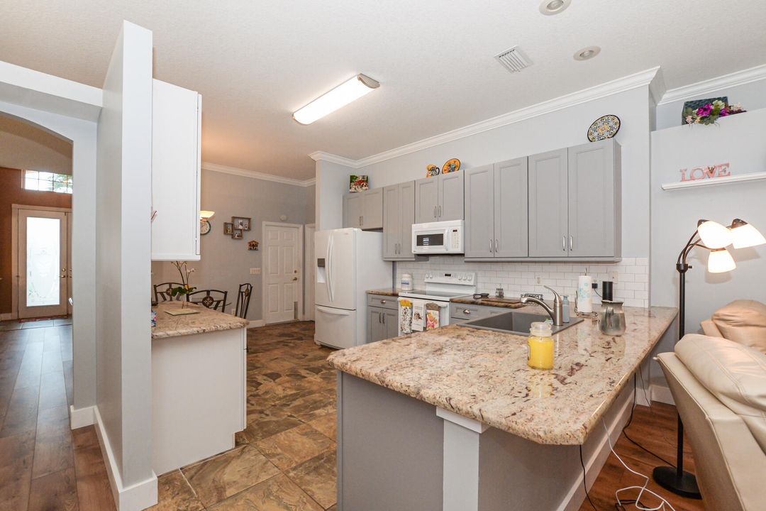 For Sale: $389,000 (3 beds, 2 baths, 2102 Square Feet)