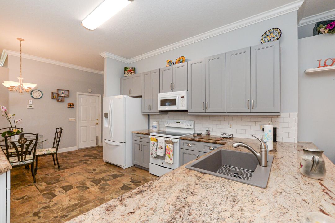 For Sale: $389,000 (3 beds, 2 baths, 2102 Square Feet)