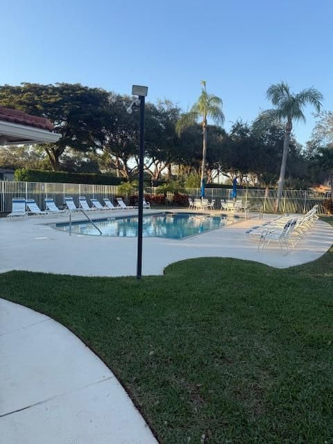 出租: $2,500 (3 贝兹, 2 浴室, 1200 平方英尺)