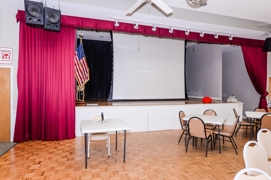 For Sale: $389,000 (3 beds, 2 baths, 2102 Square Feet)