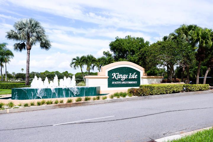 For Sale: $389,000 (3 beds, 2 baths, 2102 Square Feet)