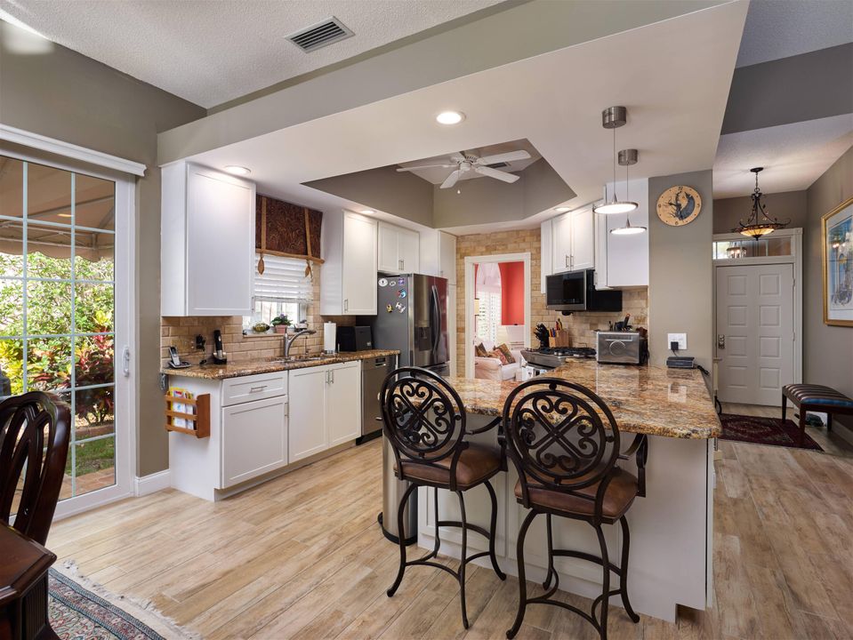 待售: $750,000 (3 贝兹, 2 浴室, 1983 平方英尺)