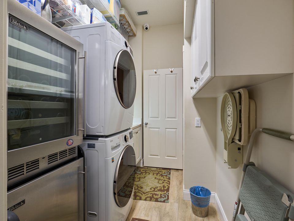 待售: $750,000 (3 贝兹, 2 浴室, 1983 平方英尺)