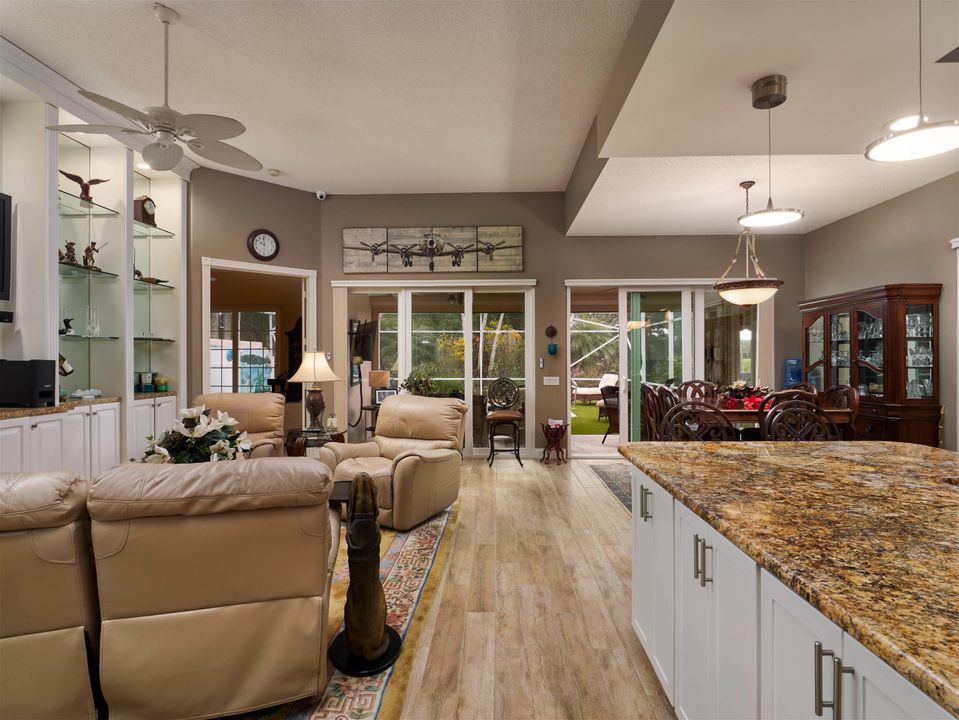 待售: $750,000 (3 贝兹, 2 浴室, 1983 平方英尺)