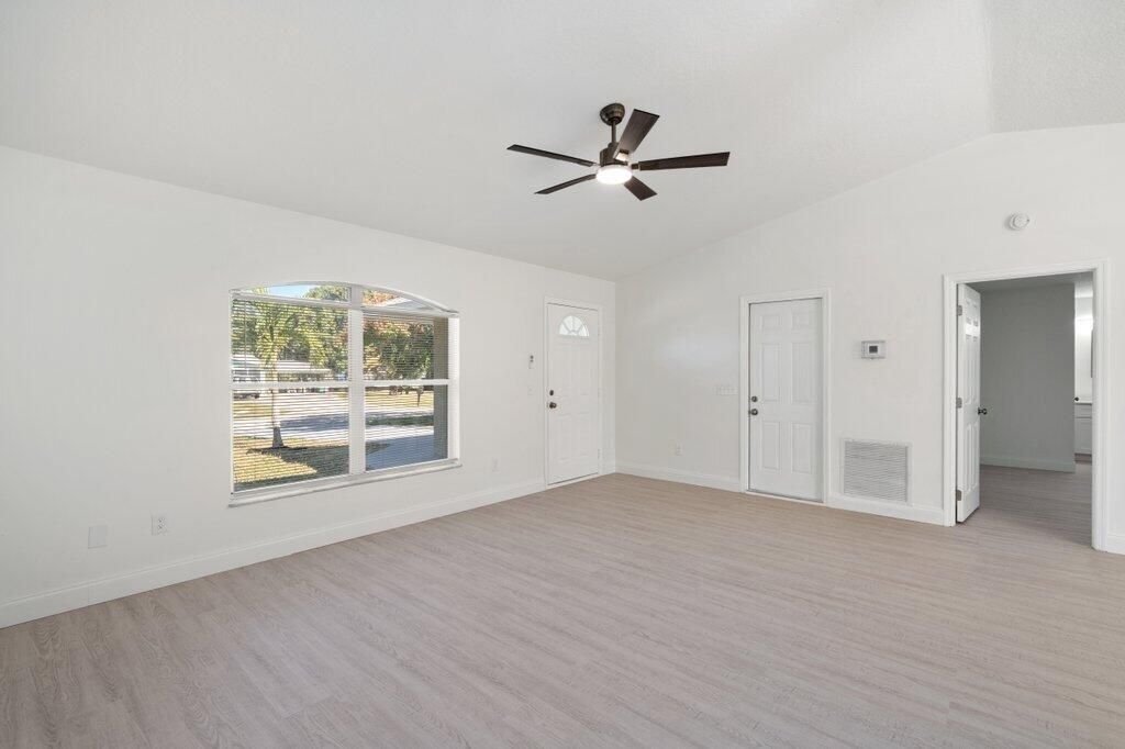 For Sale: $339,900 (3 beds, 2 baths, 1309 Square Feet)