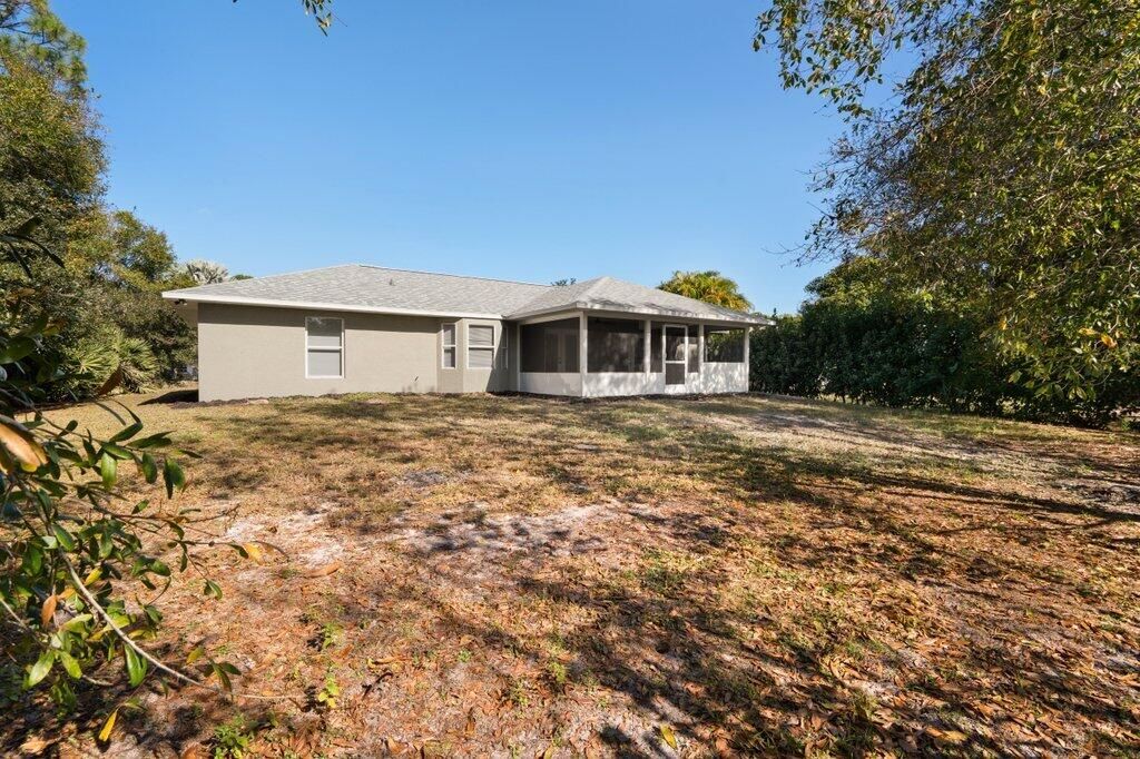 For Sale: $339,900 (3 beds, 2 baths, 1309 Square Feet)