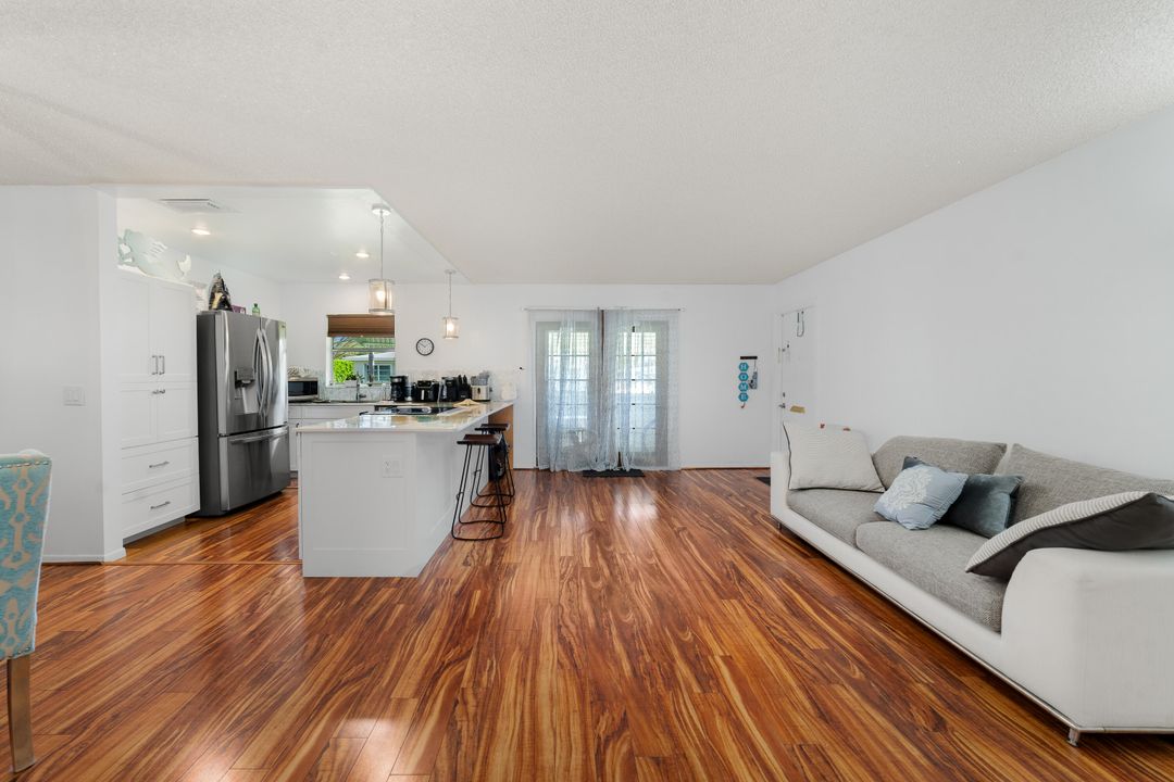 待售: $188,000 (2 贝兹, 2 浴室, 1012 平方英尺)