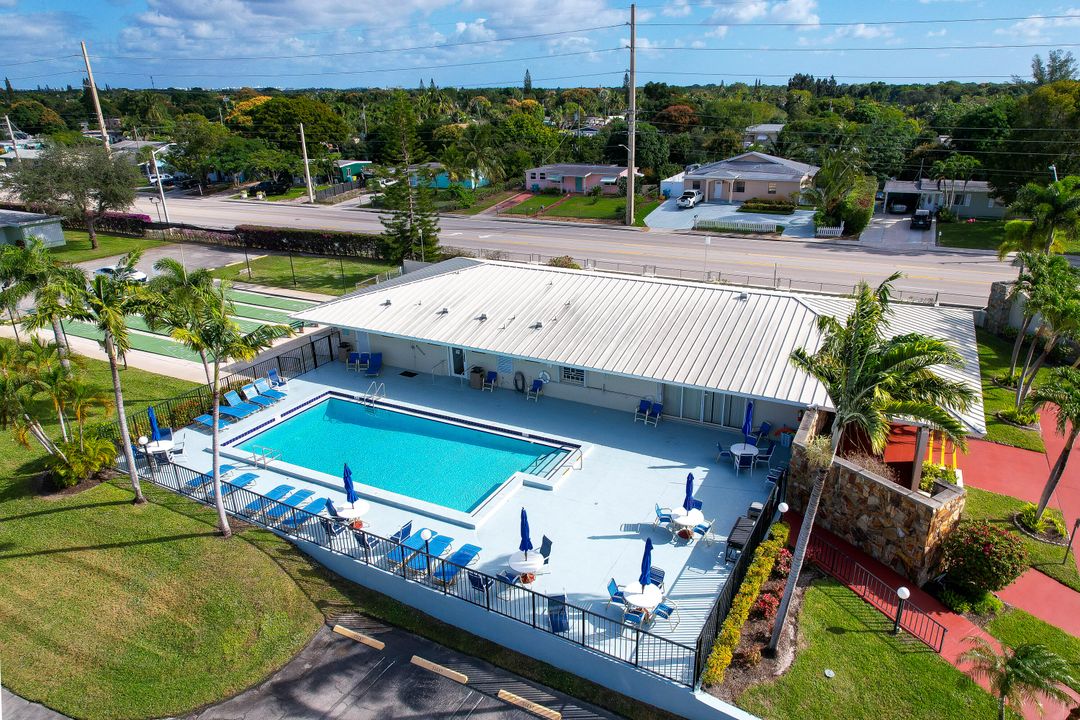 待售: $188,000 (2 贝兹, 2 浴室, 1012 平方英尺)