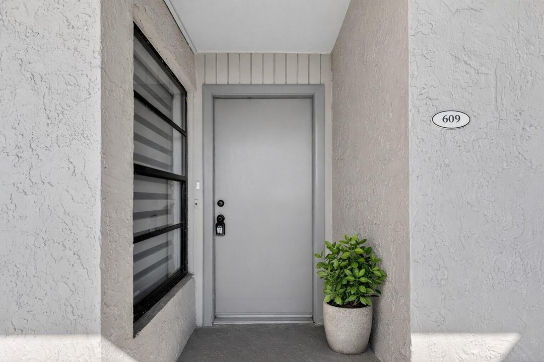 出租: $2,500 (2 贝兹, 2 浴室, 1130 平方英尺)