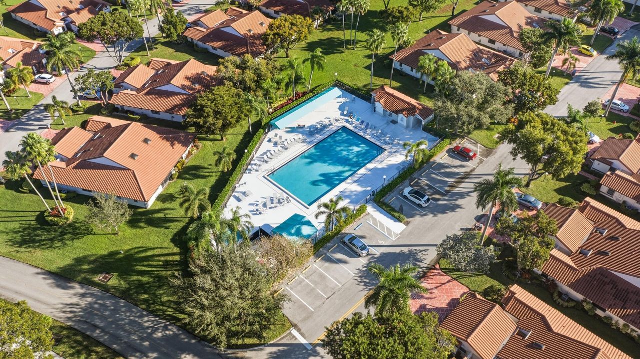 For Sale: $389,900 (2 beds, 2 baths, 1460 Square Feet)