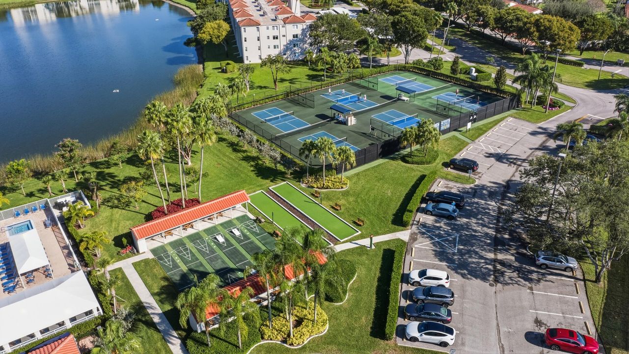 For Sale: $389,900 (2 beds, 2 baths, 1460 Square Feet)