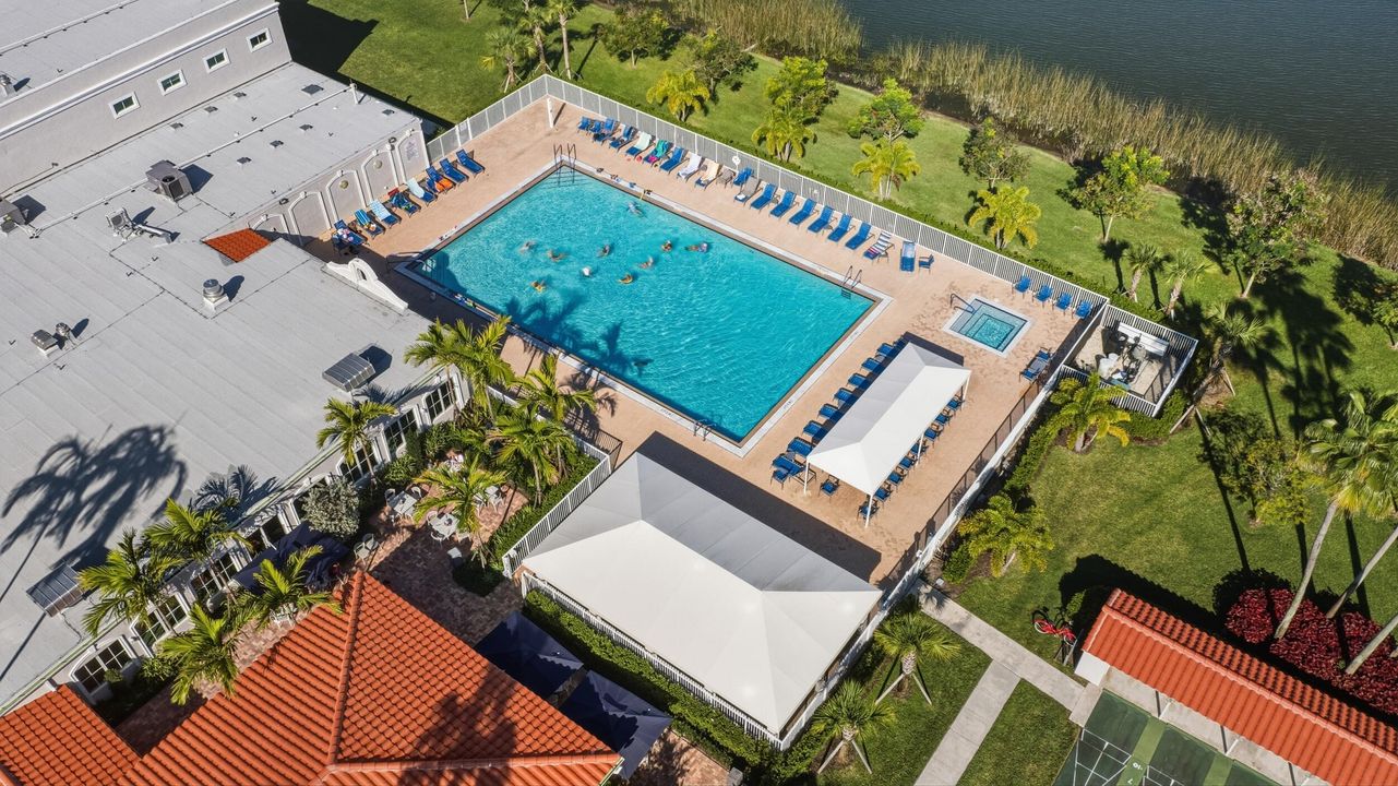 For Sale: $389,900 (2 beds, 2 baths, 1460 Square Feet)