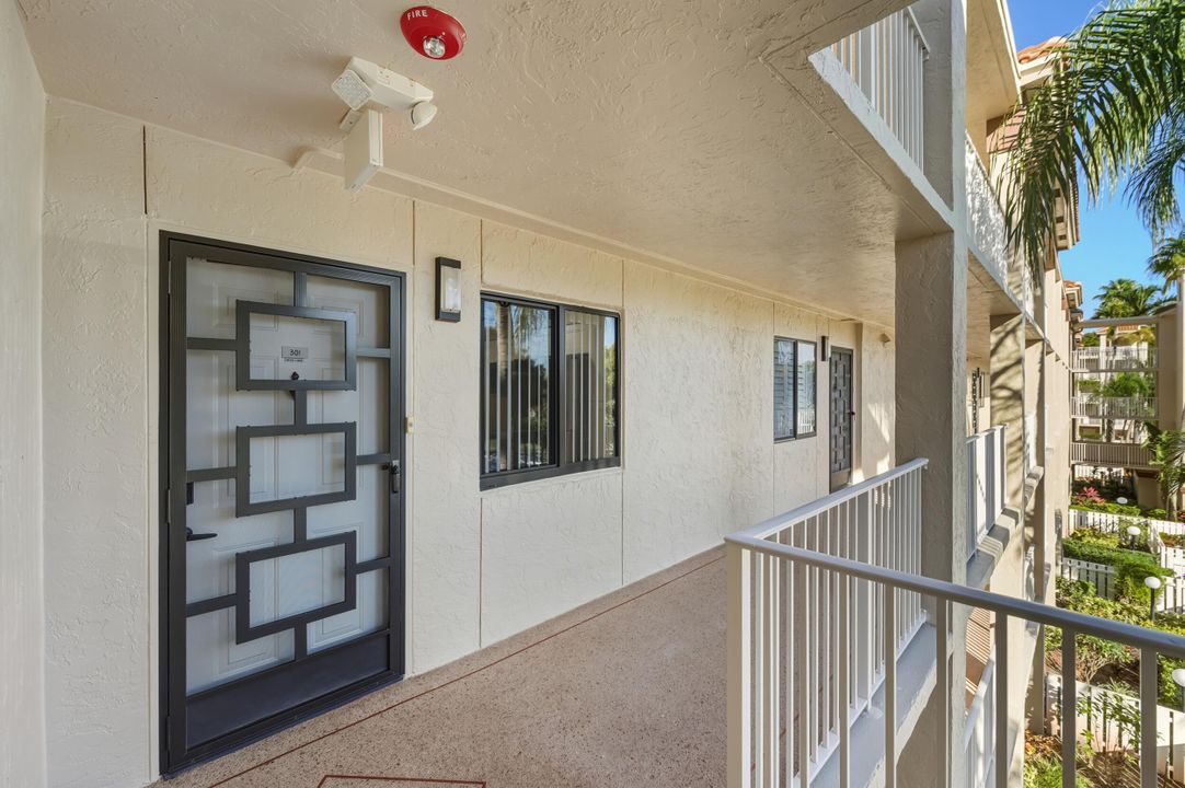 For Sale: $389,900 (2 beds, 2 baths, 1460 Square Feet)