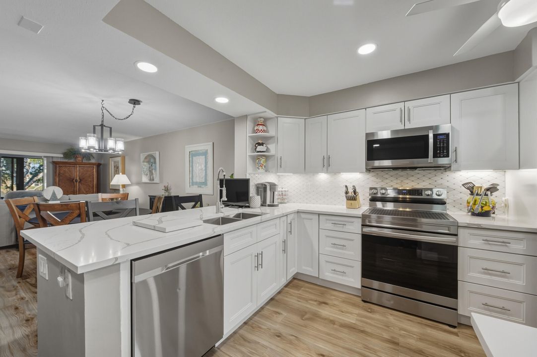 For Sale: $389,900 (2 beds, 2 baths, 1460 Square Feet)