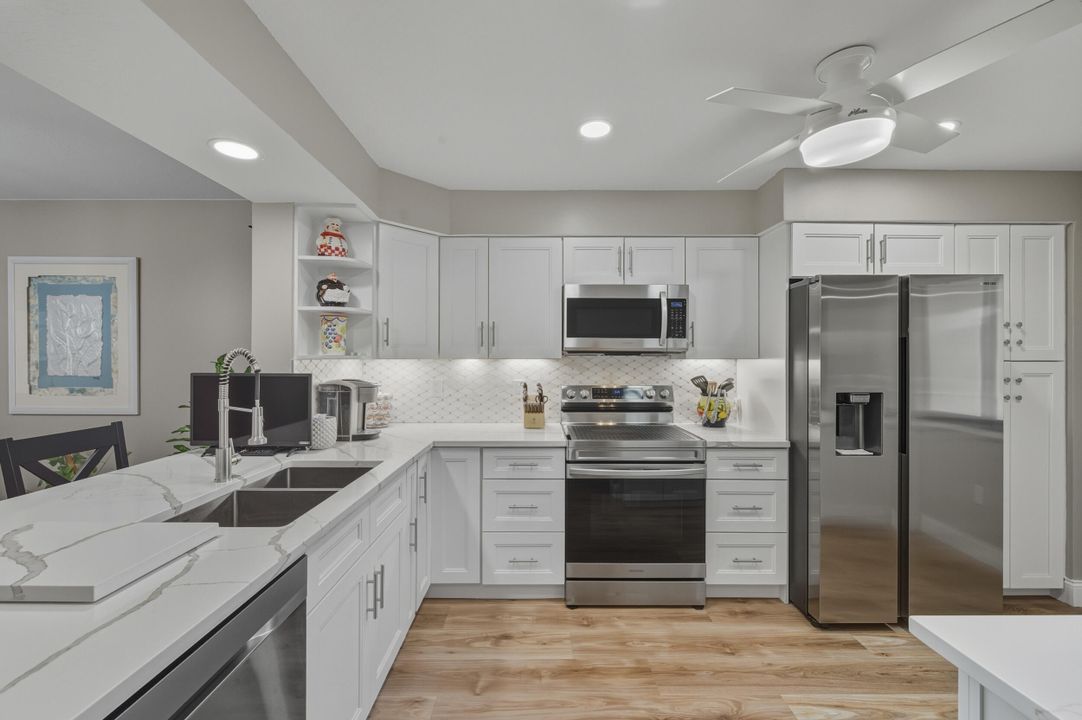 For Sale: $389,900 (2 beds, 2 baths, 1460 Square Feet)