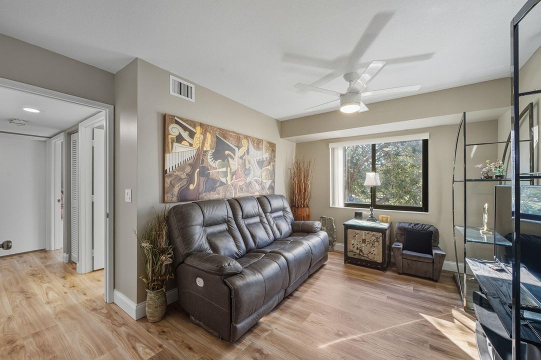 For Sale: $389,900 (2 beds, 2 baths, 1460 Square Feet)