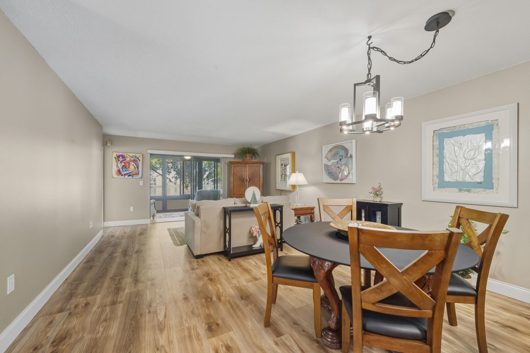 For Sale: $389,900 (2 beds, 2 baths, 1460 Square Feet)