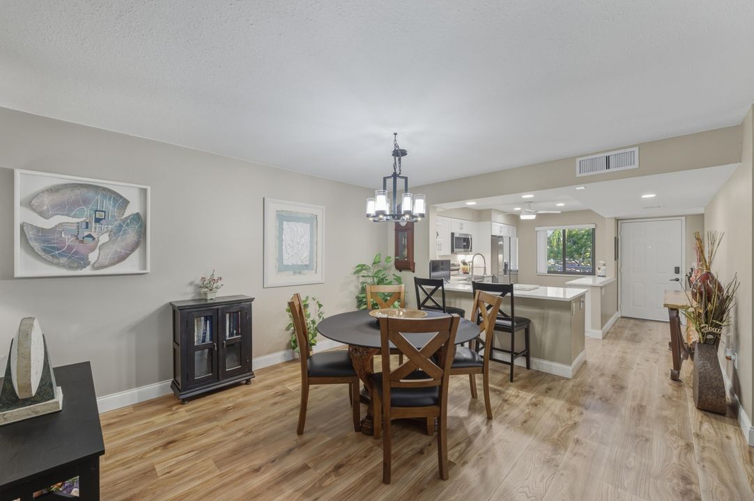 For Sale: $389,900 (2 beds, 2 baths, 1460 Square Feet)