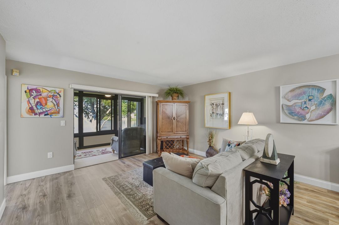 For Sale: $389,900 (2 beds, 2 baths, 1460 Square Feet)