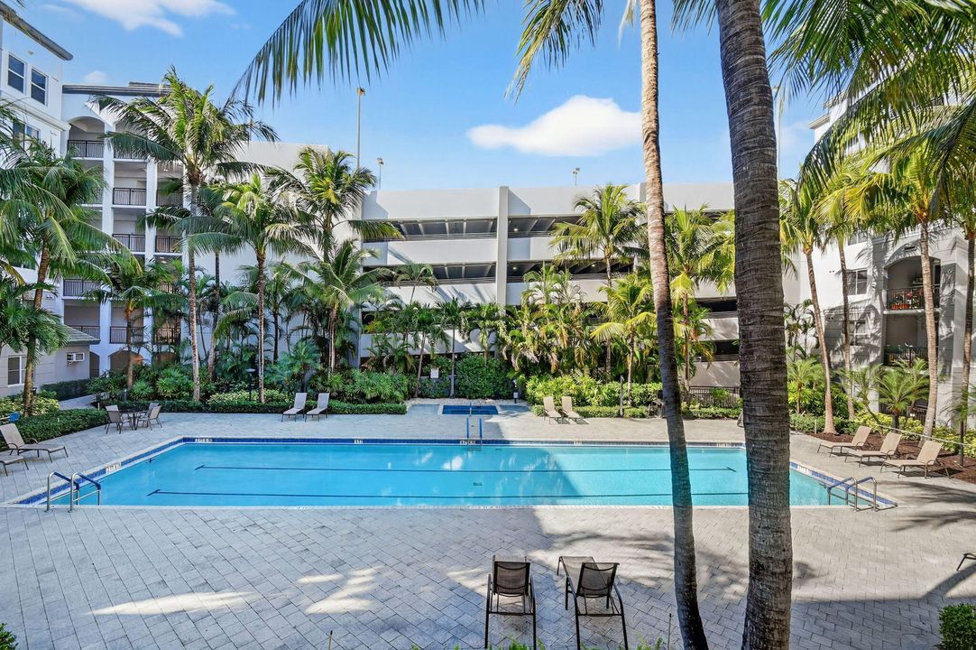 For Rent: $2,500 (2 beds, 2 baths, 1137 Square Feet)