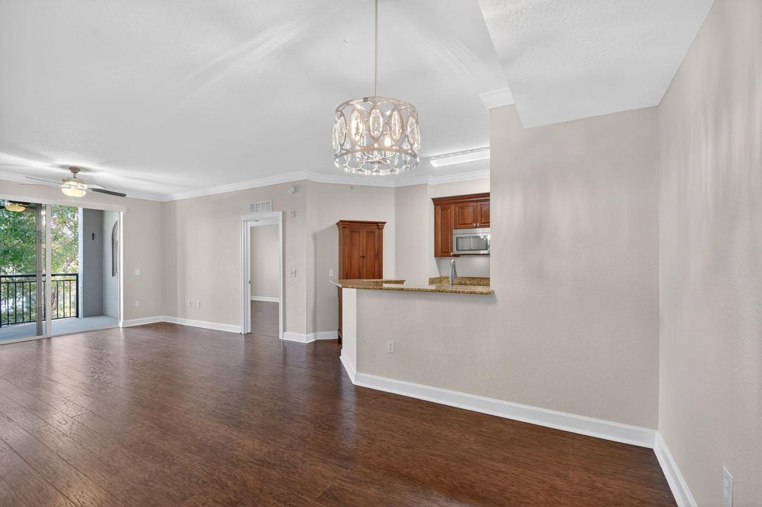 For Rent: $2,500 (2 beds, 2 baths, 1137 Square Feet)