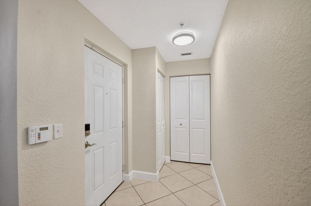 For Rent: $2,500 (2 beds, 2 baths, 1137 Square Feet)