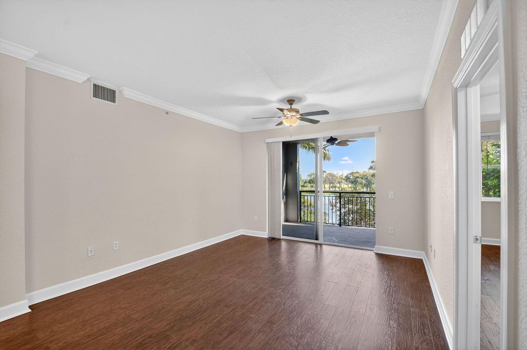 For Rent: $2,500 (2 beds, 2 baths, 1137 Square Feet)