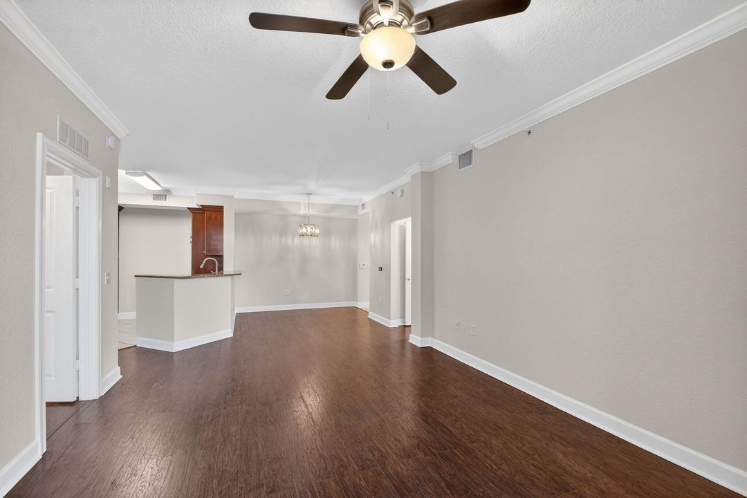 For Rent: $2,500 (2 beds, 2 baths, 1137 Square Feet)