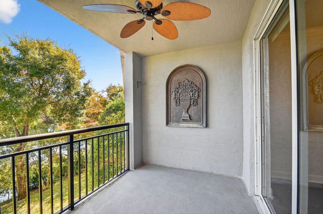 For Rent: $2,500 (2 beds, 2 baths, 1137 Square Feet)